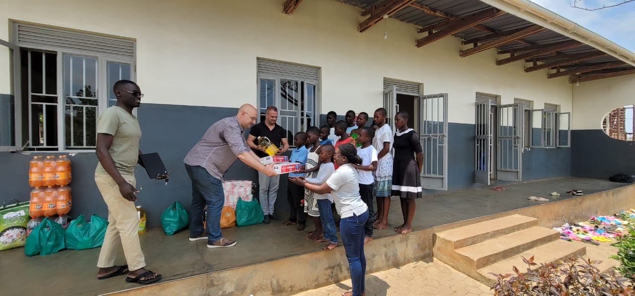 Food and supplies handed over at the Ewafe home.