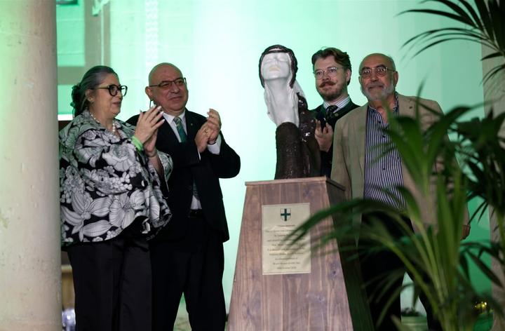The Grand Chancellor and the Grand Vicar General at the unveiling of the monument.